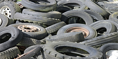 Déchiquetage des pneus usagés
